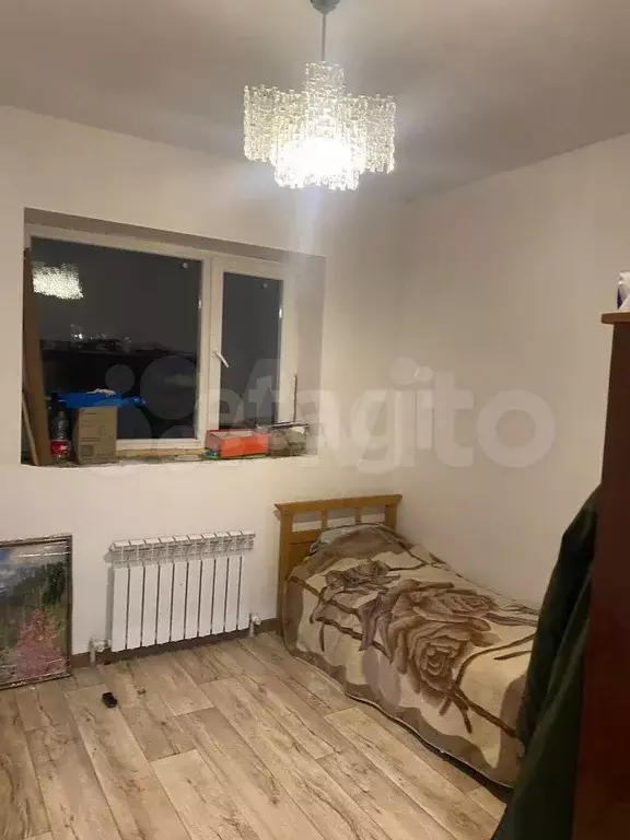 Комната 39,5 м в 4-к., 2/2 эт. - Фото 0