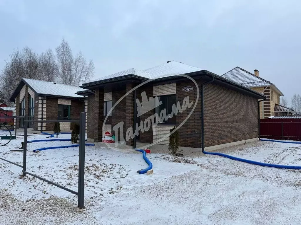 Дом в Калужская область, Калуга городской округ, д. Желыбино ул. ... - Фото 1