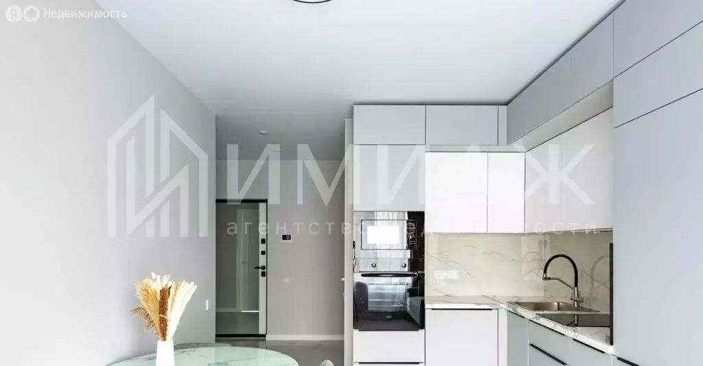 2-комнатная квартира: Сочи, улица Ленина, 10 (62 м) - Фото 0