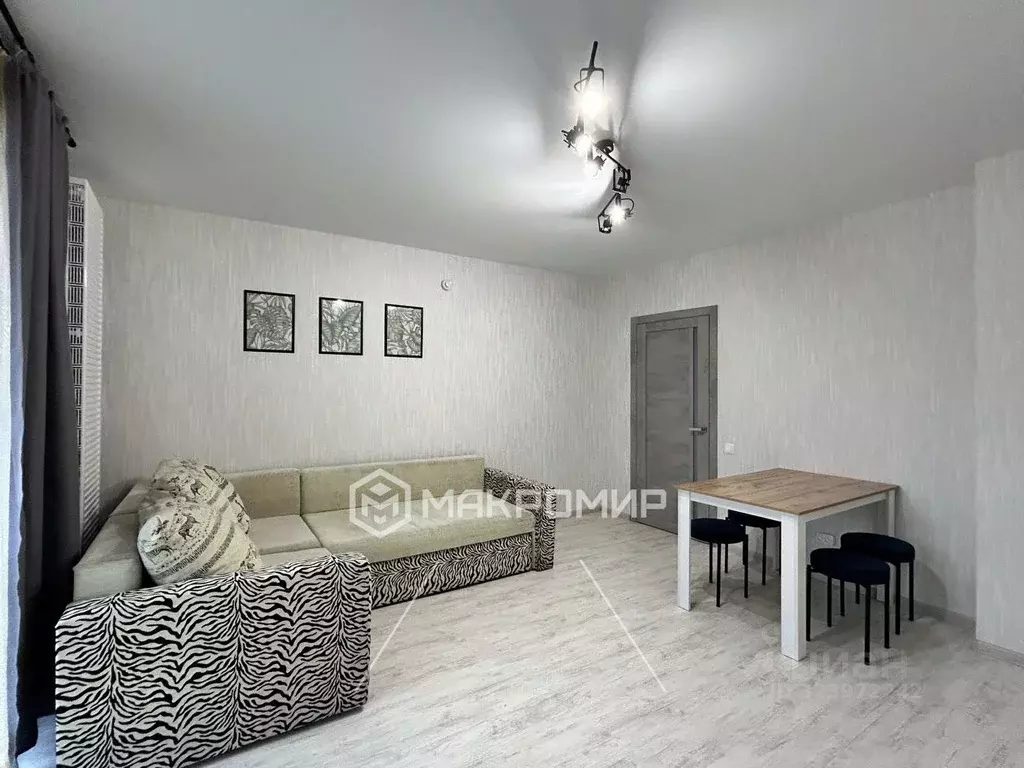 1-к кв. Челябинская область, Челябинск Турбинная ул., 64 (55.9 м) - Фото 2