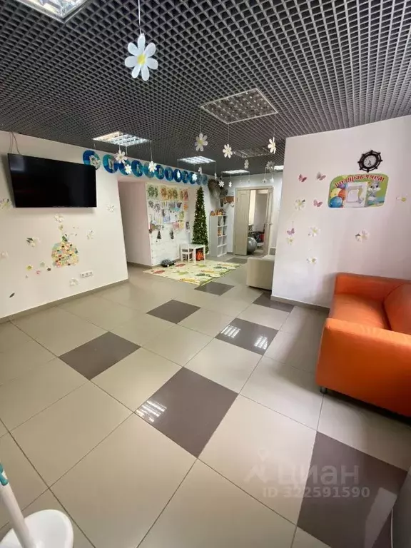 Помещение свободного назначения в Свердловская область, Екатеринбург ... - Фото 1