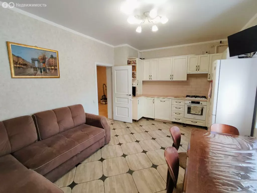 3-комнатная квартира: Новочеркасск, улица Богдана Хмельницкого, 75к2 ... - Фото 1