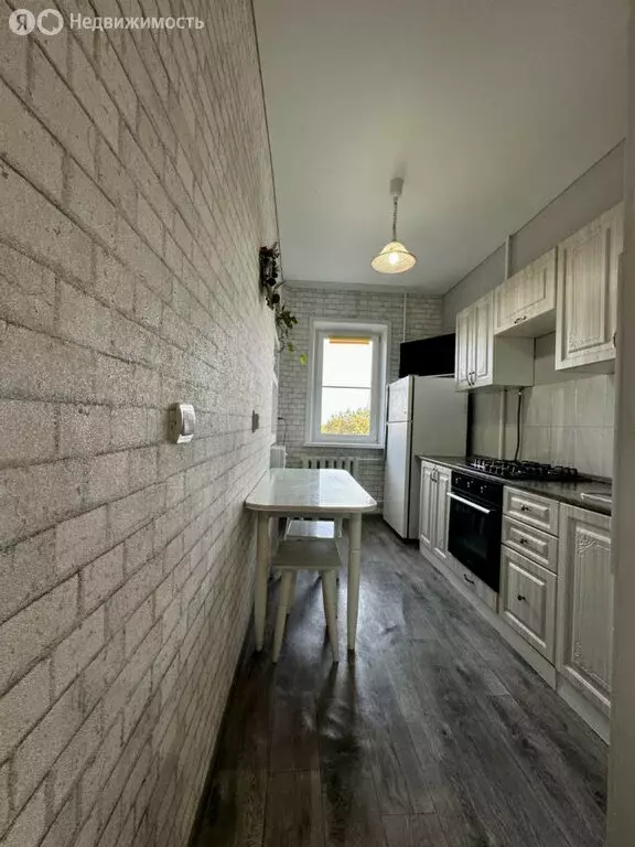 3-комнатная квартира: Астрахань, улица Адмирала Нахимова, 125 (57.8 м) - Фото 1