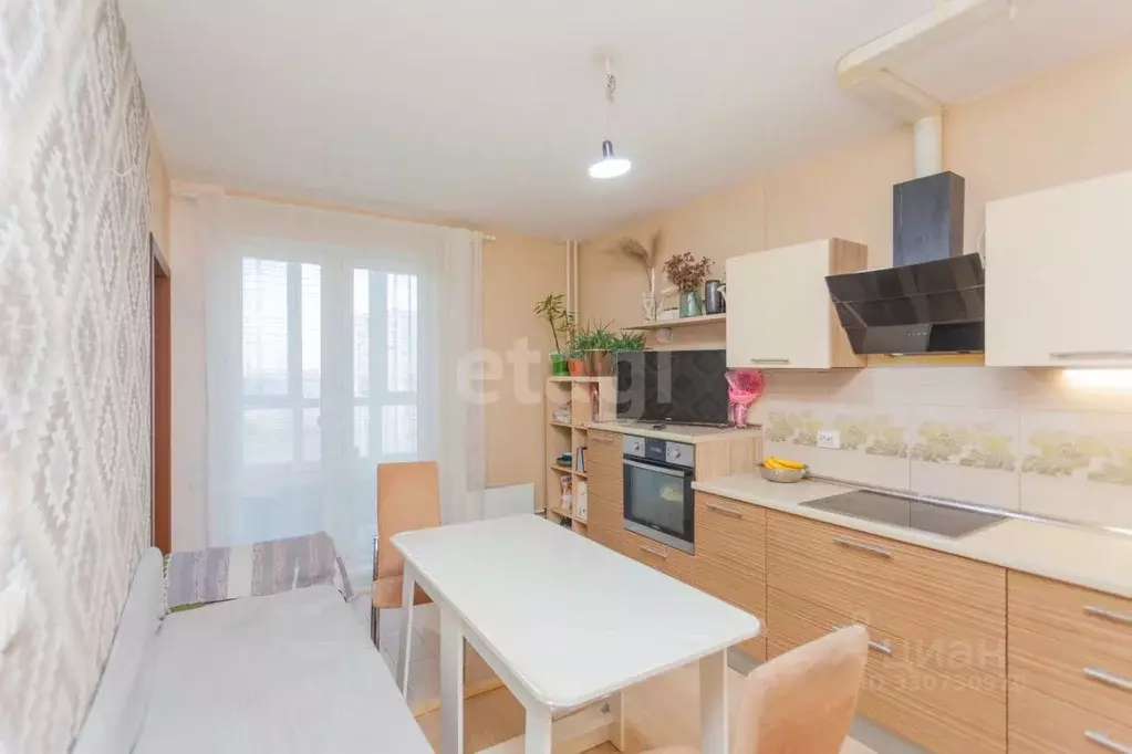 3-к кв. Тюменская область, Тюмень ул. Николая Зелинского, 19 (80.4 м) - Фото 1