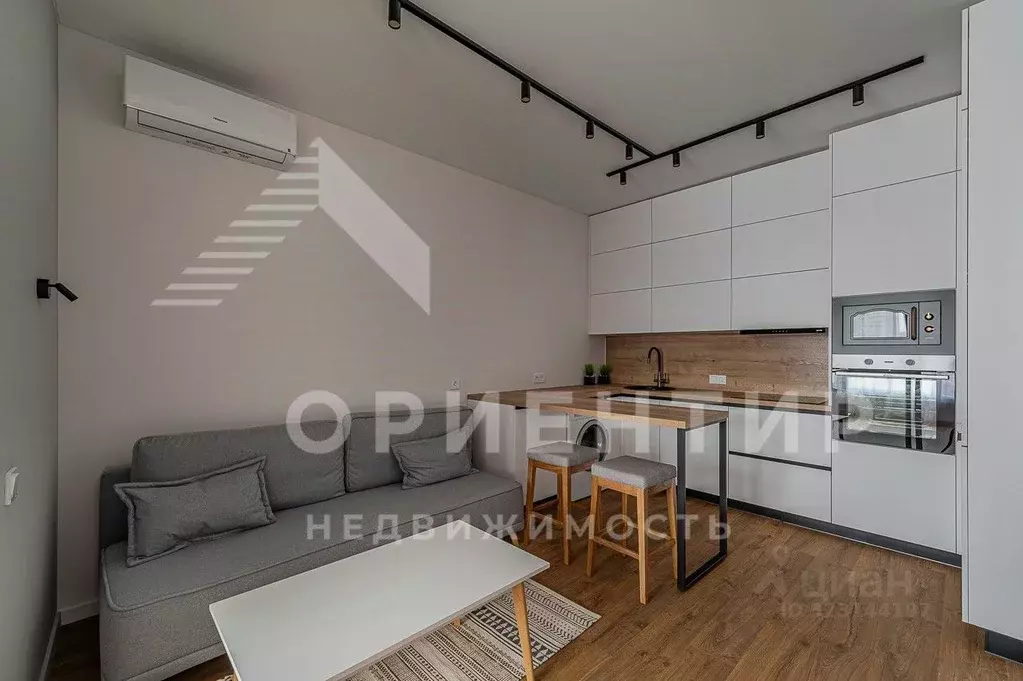 2-к кв. Свердловская область, Екатеринбург ул. Машинная, 1в/2 (55.0 м) - Фото 1