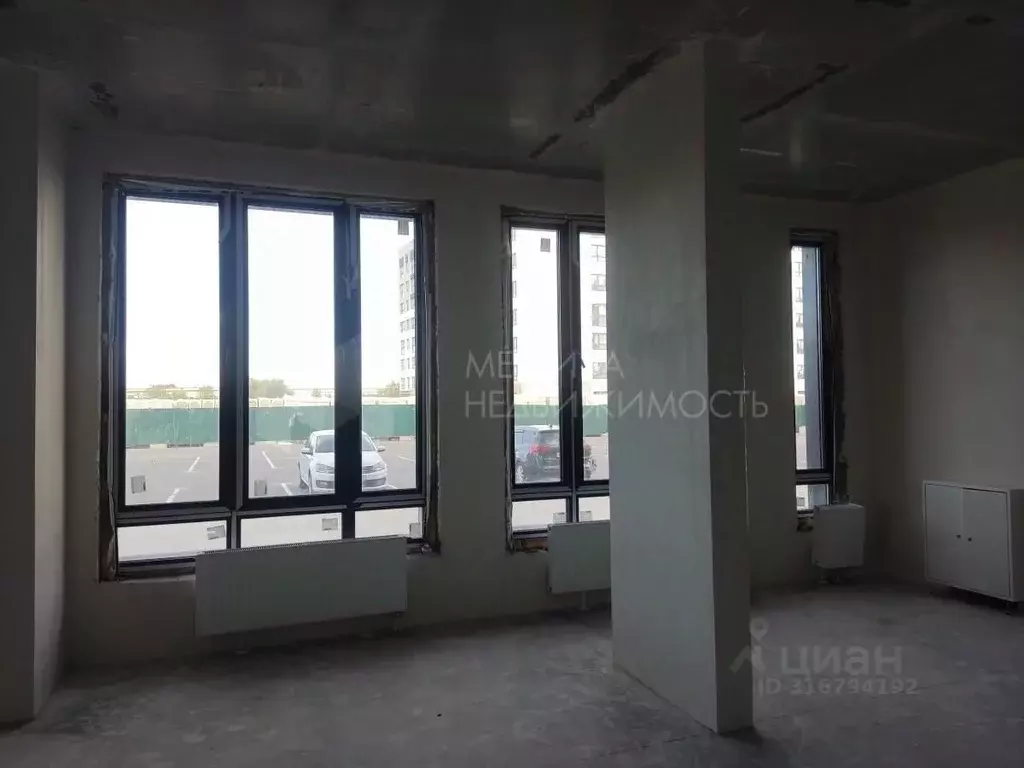Помещение свободного назначения в Тюменская область, Тюмень ул. Павла ... - Фото 0
