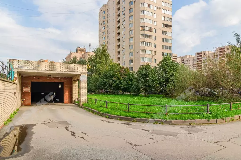 Гараж в Санкт-Петербург ул. Нахимова, 11к2 (13 м) - Фото 0