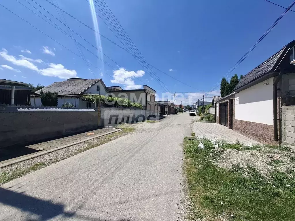 Дом в Кабардино-Балкария, Нальчик Вольный Аул кп, Безенгийская ул., 28 ... - Фото 1