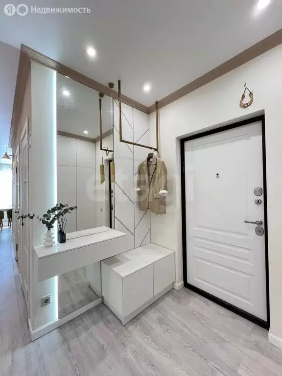 4-комнатная квартира: Якутск, Вилюйский тракт, 6-й километр, 11/1 ... - Фото 1