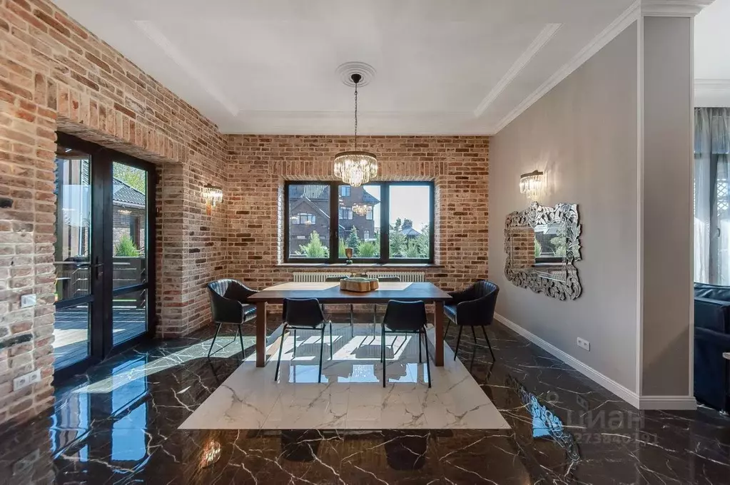 Дом в Москва Сосенское поселение, ул. Зименковская, 117к1 (300 м) - Фото 1