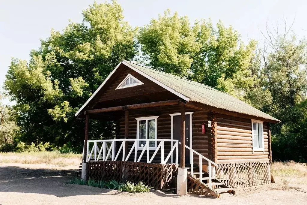 Дом в Астраханская область, Харабалинский район, пос. Гремучий  (30 м) - Фото 1