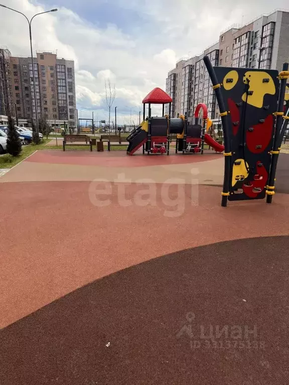 2-к кв. Адыгея, Майкоп ул. Олега Цокова, 2 (62.3 м) - Фото 1