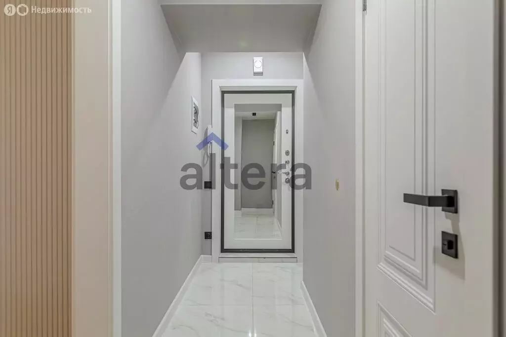3-комнатная квартира: Казань, улица Серп и Молот, 28 (54.8 м) - Фото 1
