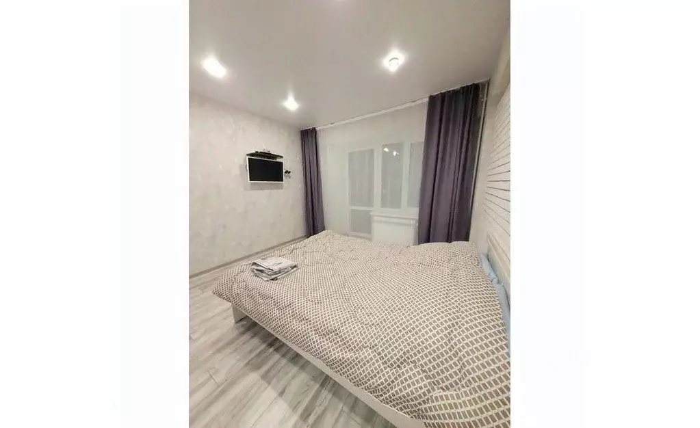 1-к кв. Иркутская область, Иркутск Братская ул., 7/12 (40.0 м) - Фото 1