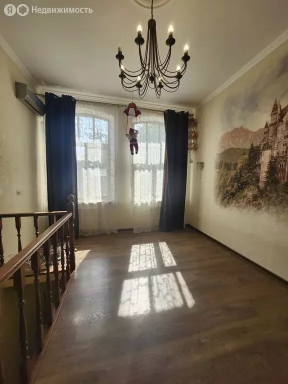 4-комнатная квартира: Новочеркасск, Комитетская улица, 85 (105 м) - Фото 1