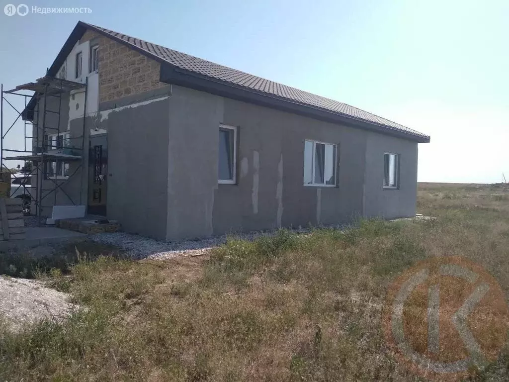 Дом в Сакский район, Штормовское сельское поселение, село Крыловка, ... - Фото 1