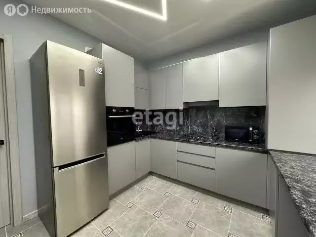 2-комнатная квартира: Каспийск, Молодёжная улица, 4А (76 м) - Фото 1