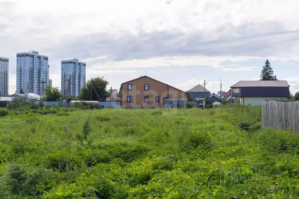 Участок в Тюменская область, Тюмень Матмасы мкр, ул. Матмасовская, 33 ... - Фото 1