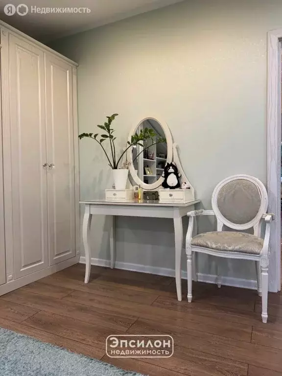 4-комнатная квартира: Курск, улица Челюскинцев, 9 (161.3 м) - Фото 1