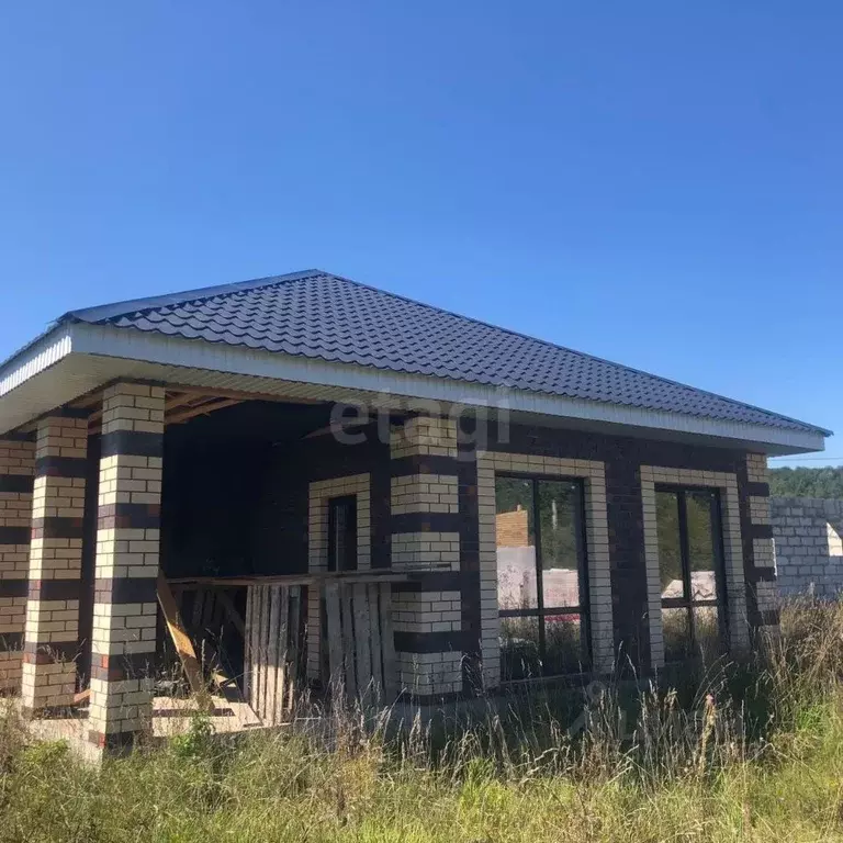 Дом в Башкортостан, Иглинский район, Акбердинский сельсовет, д. ... - Фото 1