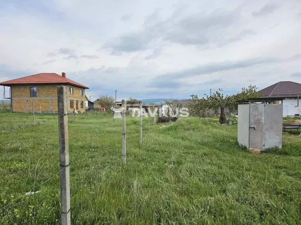 Участок в Крым, Бахчисарайский район, Долинненское с/пос, с. Новенькое ... - Фото 1