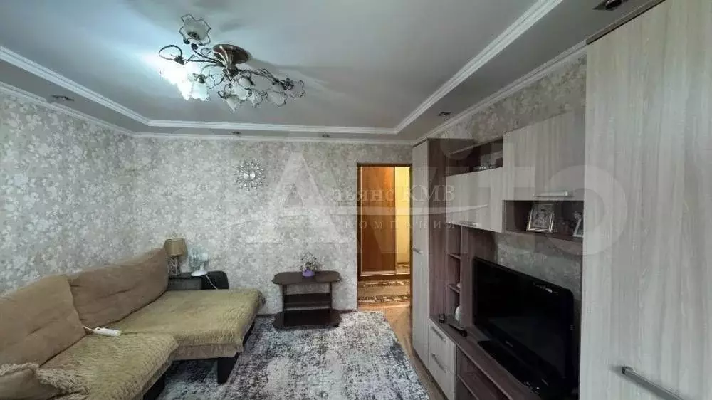 2-к. квартира, 52 м, 2/5 эт. - Фото 1