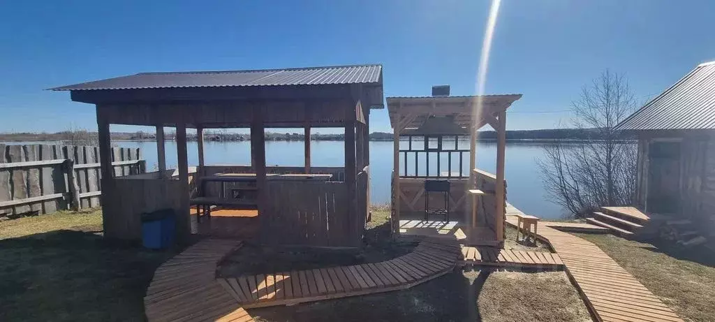 Дом в Башкортостан, Благовещенский район, Изяковский сельсовет, с. ... - Фото 2