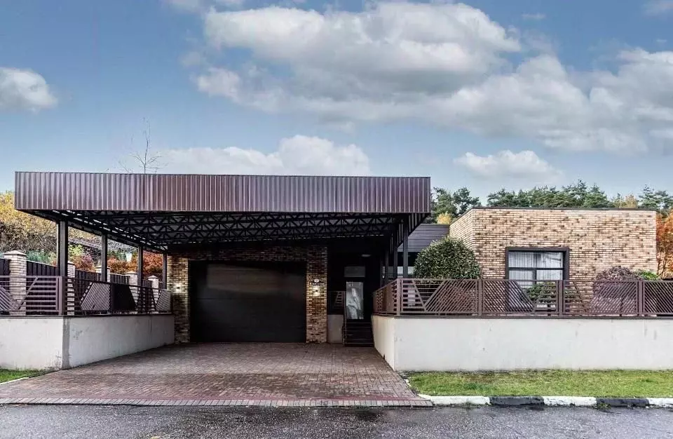 Дом в Московская область, Красногорск городской округ, д. Глухово ул. ... - Фото 1