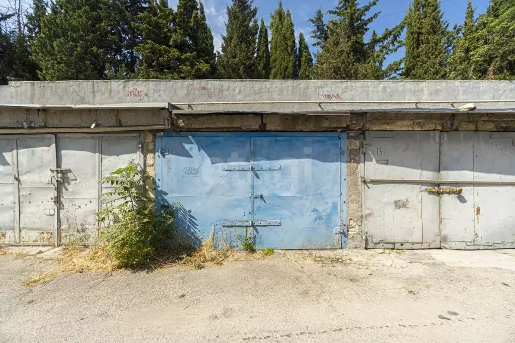 Гараж в Севастополь ул. Батумская, 58 (17 м) - Фото 1