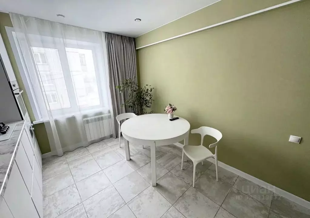 3-к кв. Омская область, Омск ул. Завертяева, 9к2 (70.4 м) - Фото 2