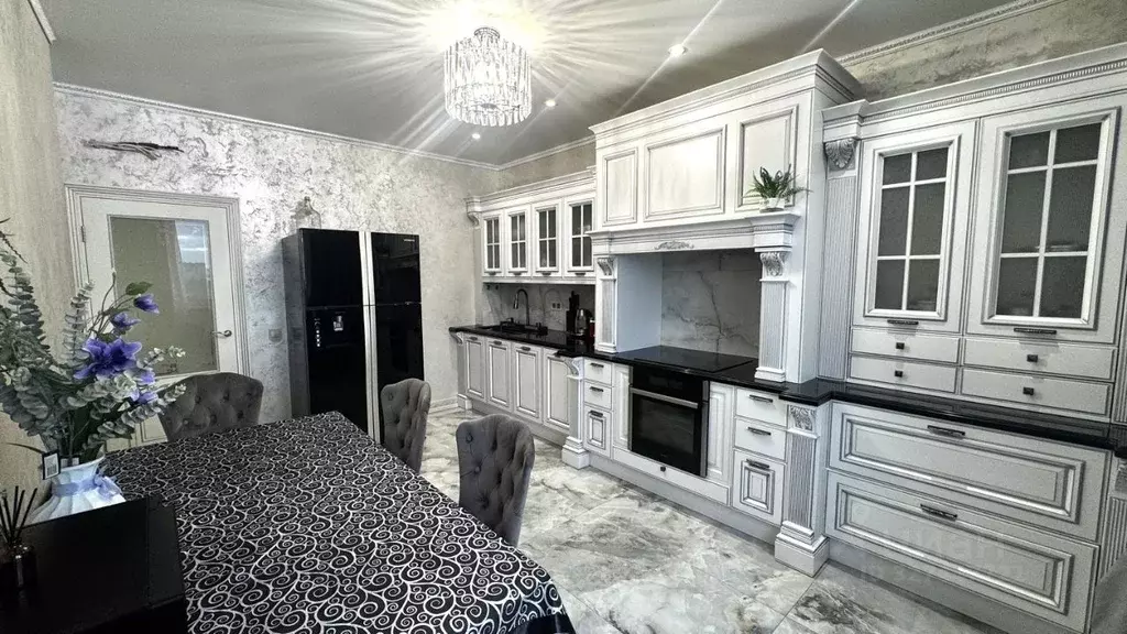 3-к кв. Московская область, Красногорск ул. Липовой Рощи, 6к2 (80.0 м) - Фото 1