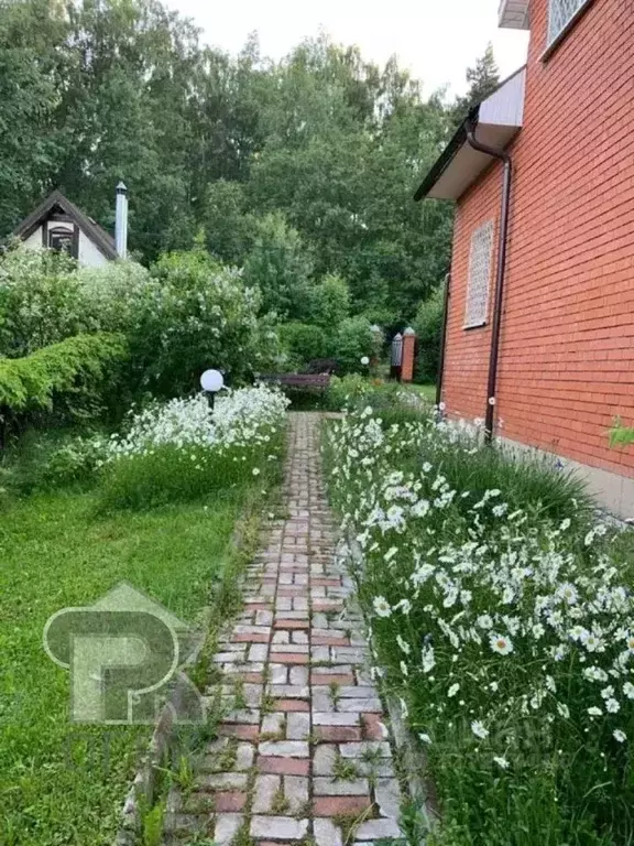 Дом в Москва д. Столбово, 9 (300 м) - Фото 0