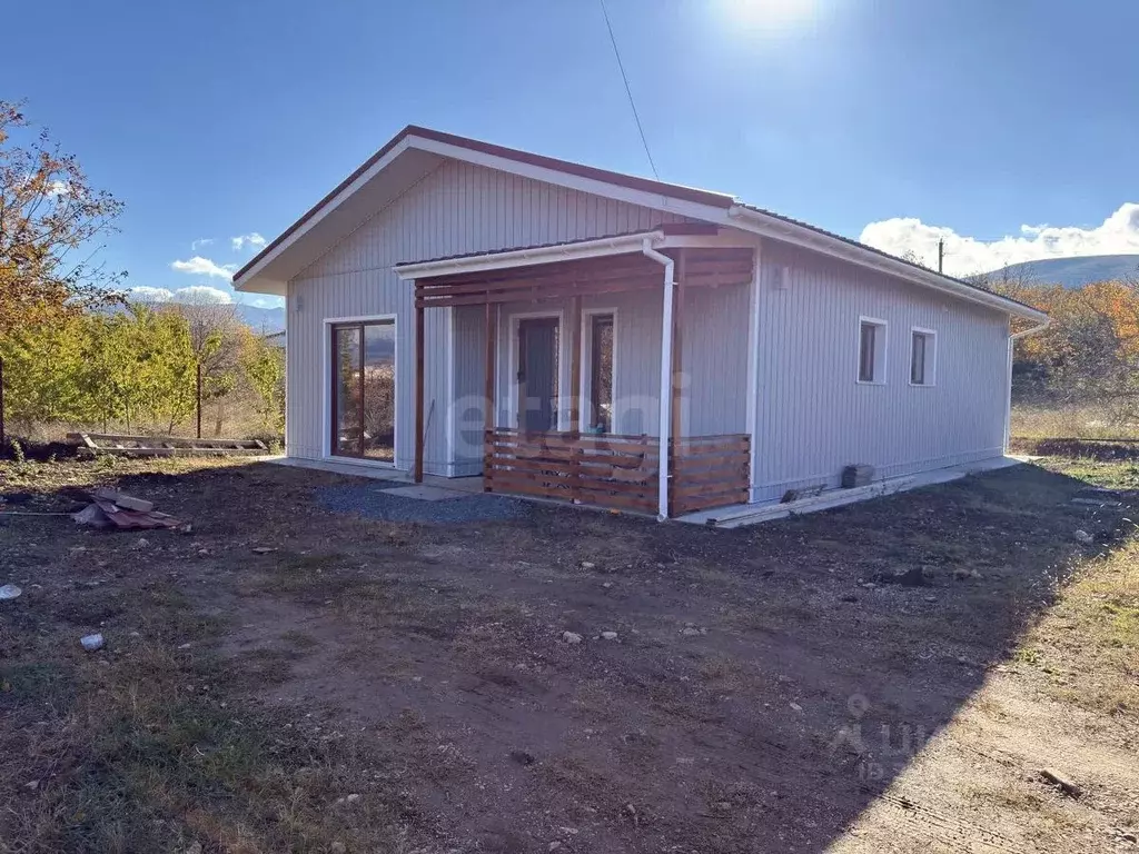 Дом в Крым, Симферопольский район, Добровское с/пос, с. Перевальное  ... - Фото 1