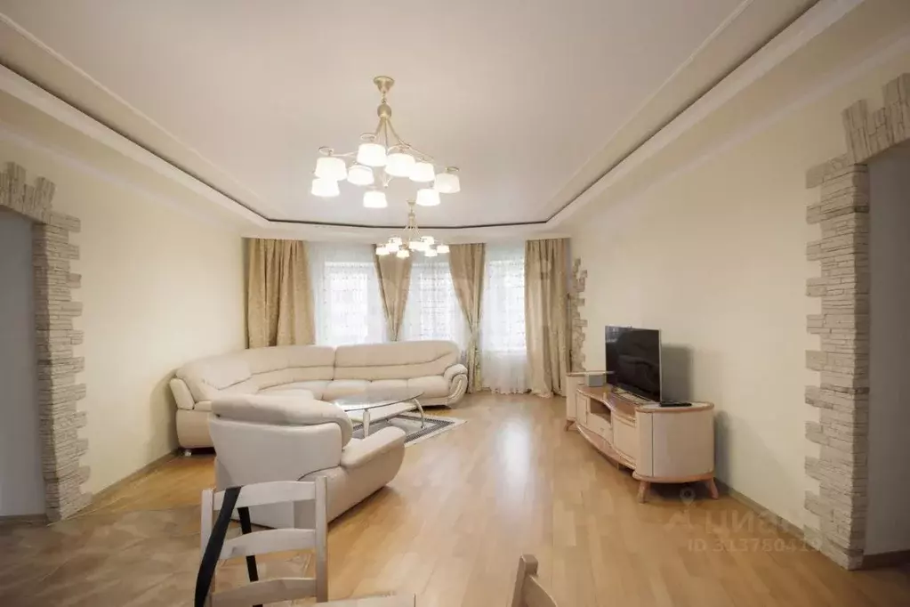 3-к кв. Калужская область, Калуга ул. Суворова, 44 (121.0 м) - Фото 1