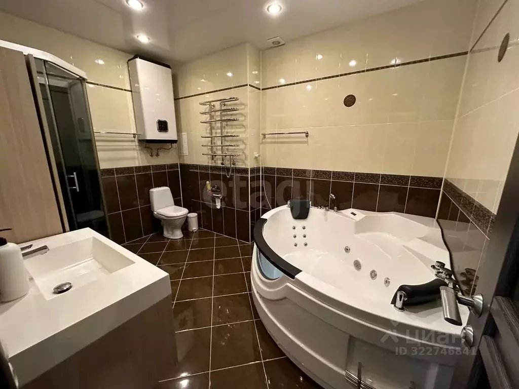 3-к кв. Сахалинская область, Южно-Сахалинск ул. Алексея Максимовича ... - Фото 1