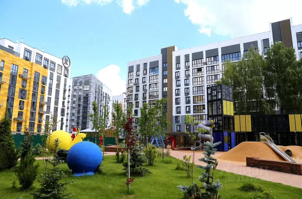 2-к кв. Брянская область, Брянск ул. Ильи Иванова, 5 (71.9 м) - Фото 0