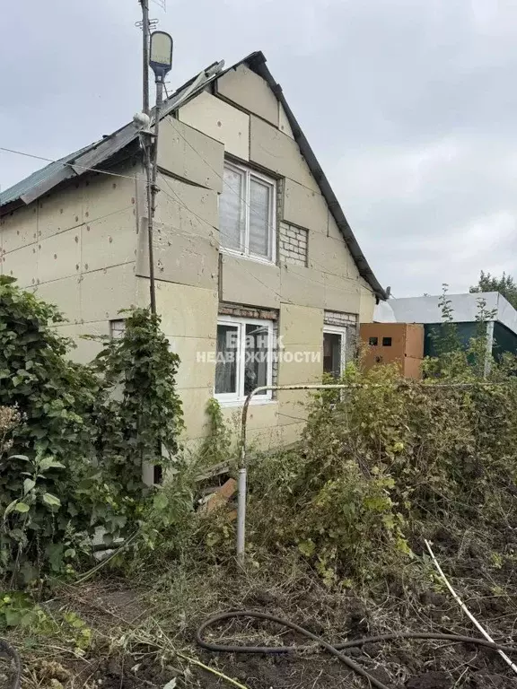 Дом в Саратовская область, Балаковский район, Быково-Отрогское ... - Фото 1