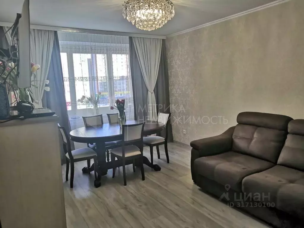 3-к кв. Тюменская область, Тюмень ул. Павла Шарова, 5 (86.0 м) - Фото 0