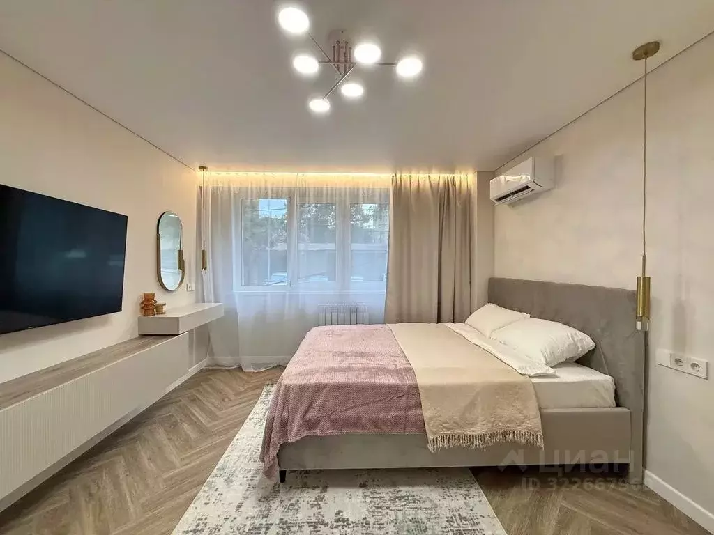 2-к кв. Краснодарский край, Сочи Центральный мкр, ул. Роз, 82 (39.0 м) - Фото 1