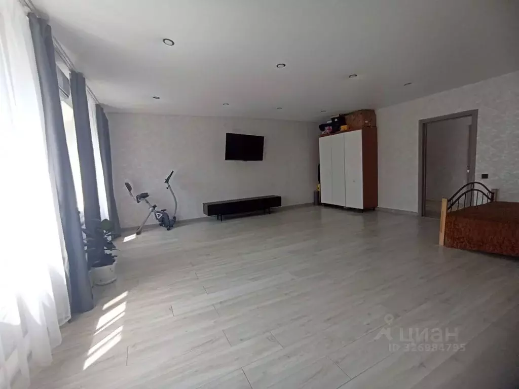 Дом в Краснодарский край, Ейский район, Ясенская ст-ца ул. Советов ... - Фото 1