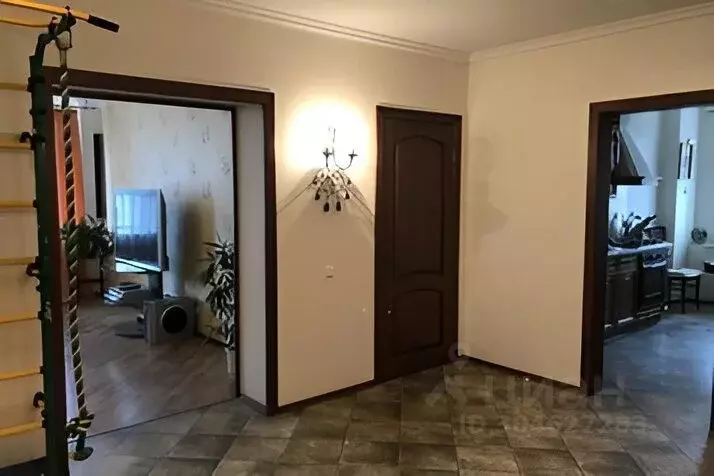3-к кв. Татарстан, Казань ул. Зинина, 5 (114.0 м) - Фото 0