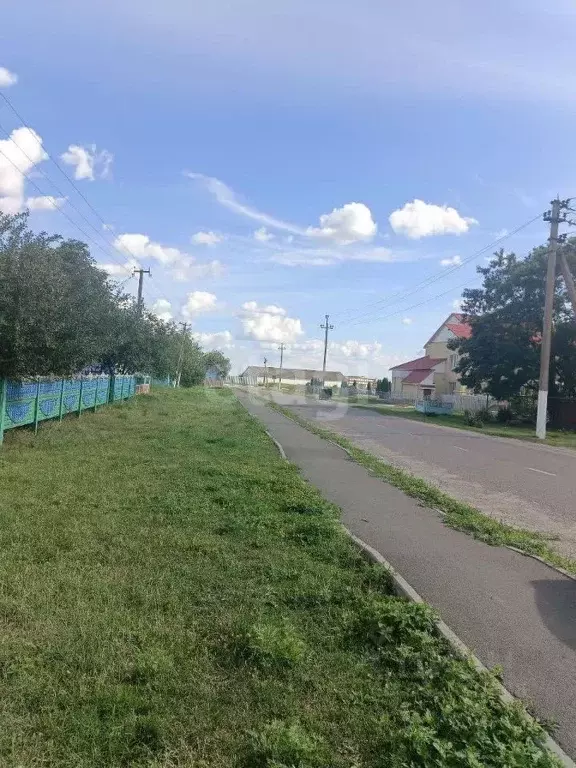 Дом в Белгородская область, Чернянский район, Волотовское с/пос, с. ... - Фото 1