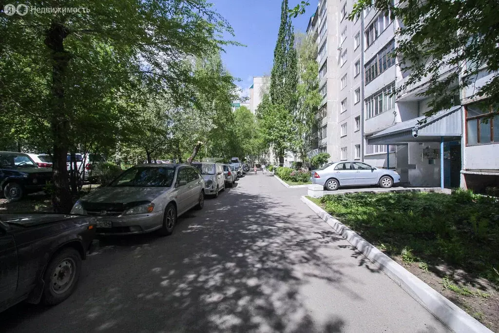 3-комнатная квартира: Барнаул, улица Антона Петрова, 262 (60.1 м) - Фото 1