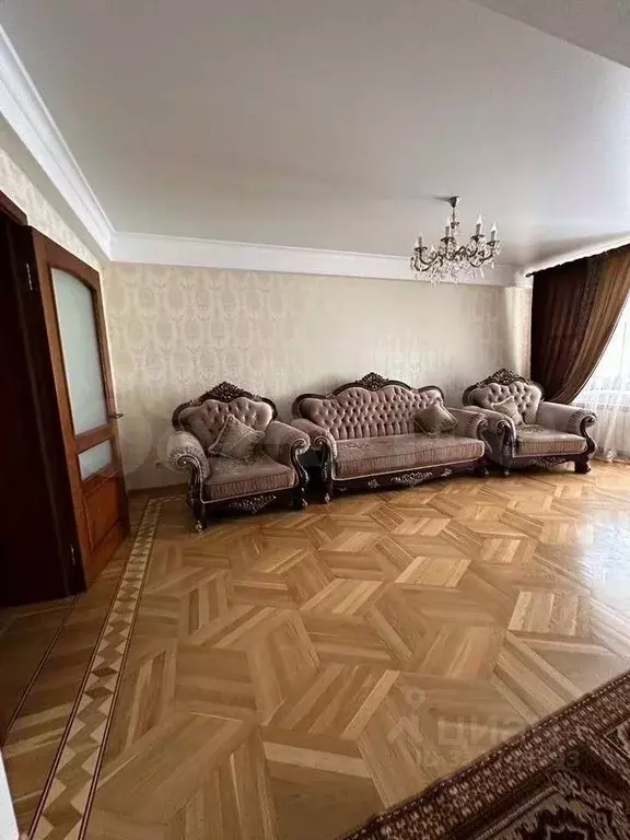 4-к кв. Дагестан, Махачкала ул. Зои Космодемьянской (100.0 м) - Фото 0