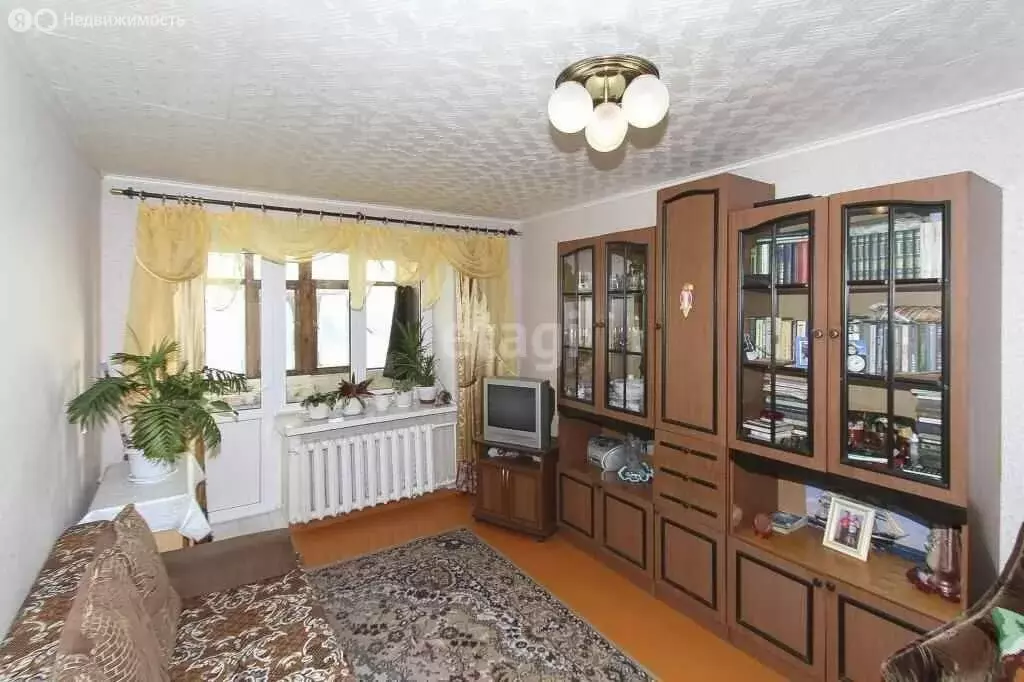 2-комнатная квартира: Тюмень, улица Белинского, 24 (43.9 м) - Фото 1