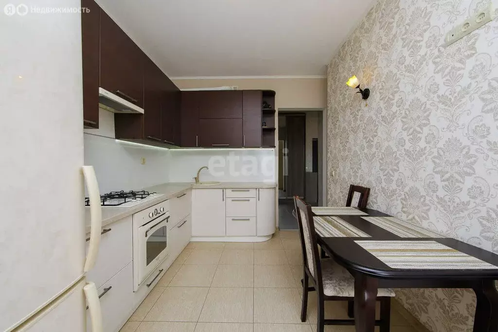 2-комнатная квартира: Калининград, улица Горького, 170 (62.3 м) - Фото 1