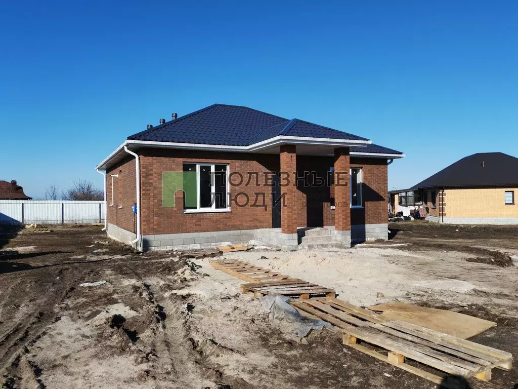 Дом в Белгородская область, Белгородский район, Пушкарское с/пос, с. ... - Фото 1