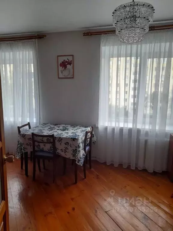 2-к кв. Удмуртия, Ижевск Автозаводская ул., 4 (50.0 м) - Фото 1