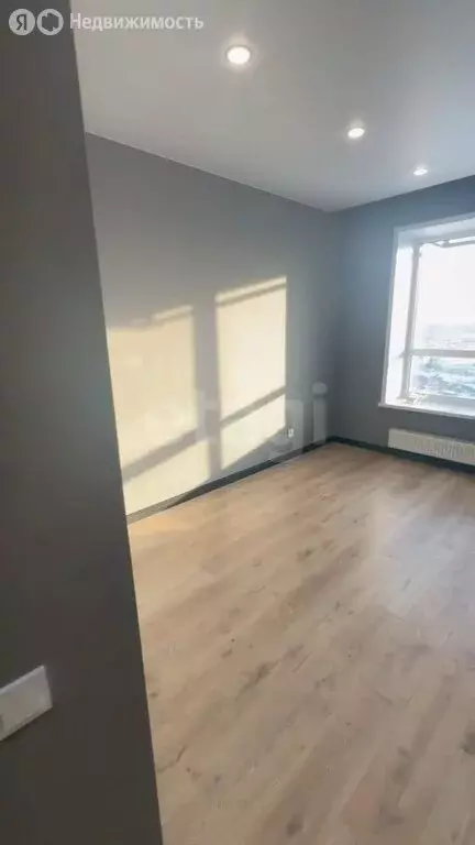 Квартира-студия: Тюмень, улица Тимофея Чаркова, 93 (22.2 м) - Фото 2