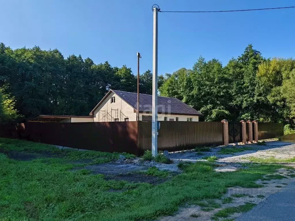 Дом в Белгородская область, Старооскольский городской округ, с. ... - Фото 1